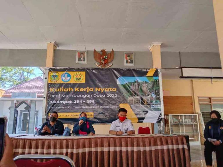 Serah Terima Penerjunan KKN Reguler UMD Periode II TA 2021/2022 di Desa Ramban Kulon, Bondowoso